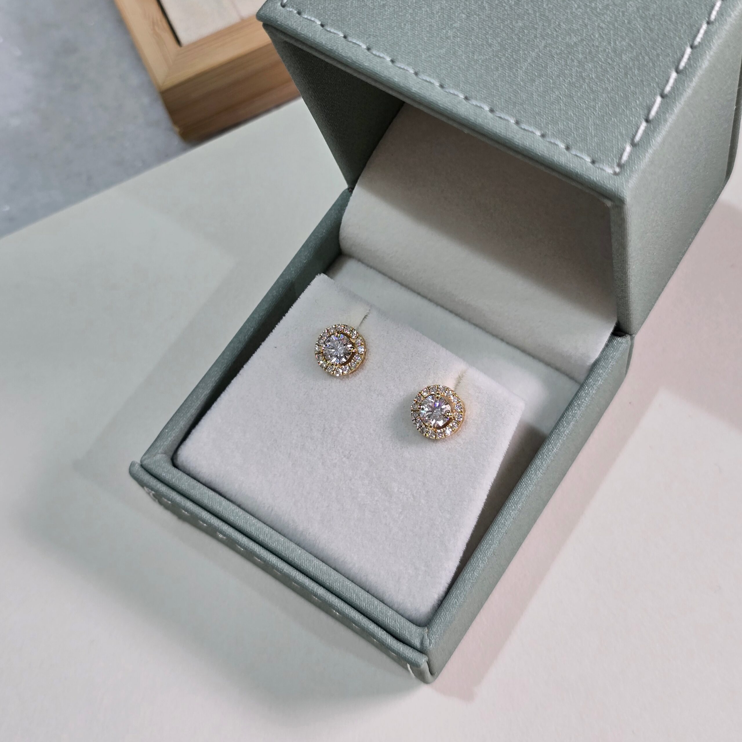 Certified 1CT Oval Diamond Earrings_diamond and gold jewellery_Dubai_ETIKA_Jewels Certified 1CT Oval Diamond Earrings_diamond and gold jewellery_Dubai_ETIKA_Jewels