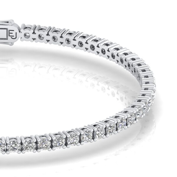 Order GLAMIRA Bracelet Rines Large 375 White Gold - Swarovski Crystal |  GLAMIRA.in