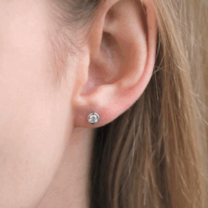 Tiny-Diamond-Bezel-Studs_labgrown-diamond-earrings_studs_18K-Gold-Diamond-Jewelry_ETIKA-Jewels_Dubai.