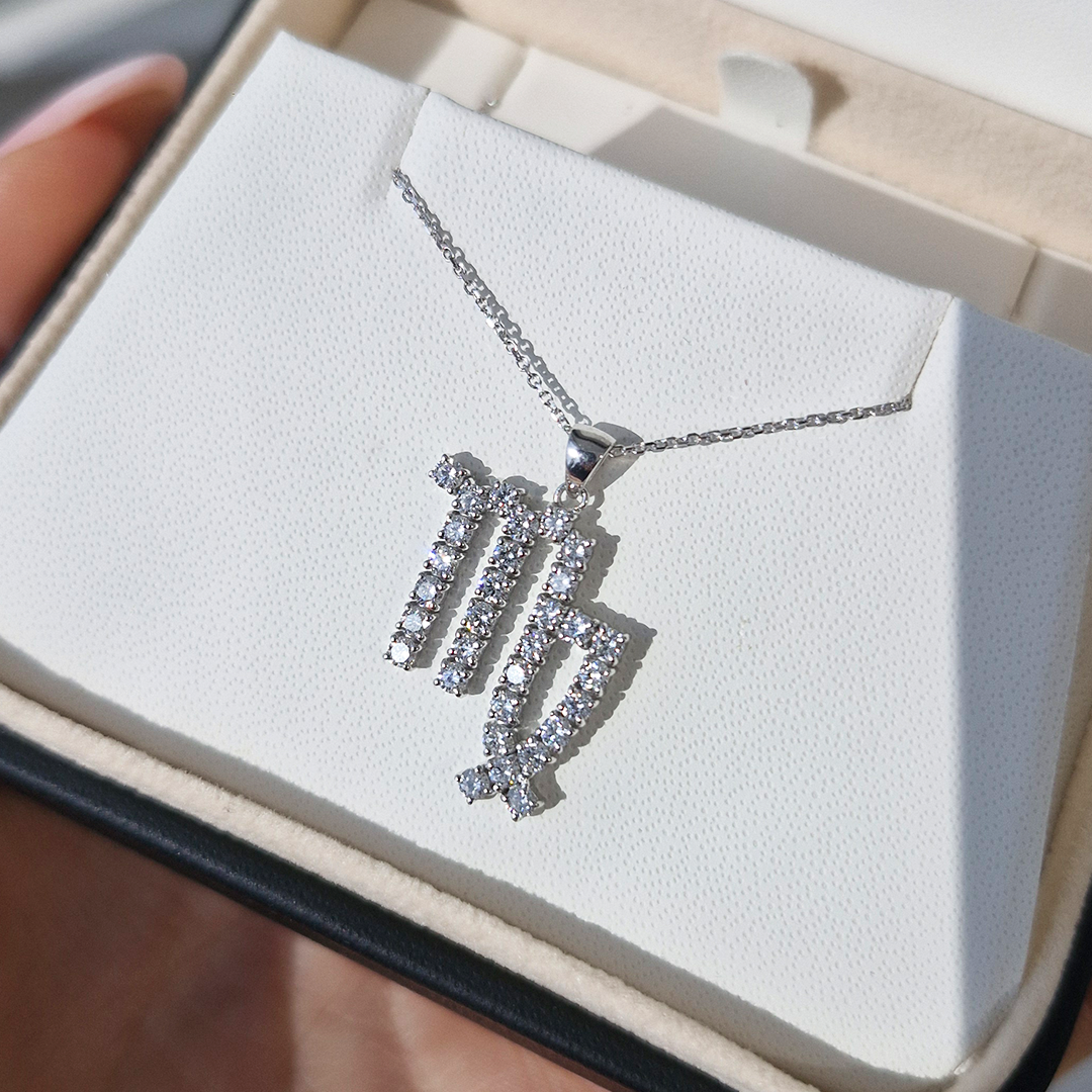 Zodiac necklace_leo_virgo_gift for bestfriend_gift for sister_labgrown diamonds_jewelry_jewellery_Dubai_Abu Dhabi_Jewelry Shop