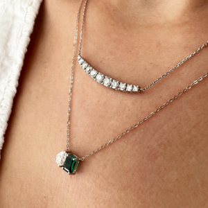 emerald_gemstone_diamond-_necklace_labgrown_jewelry_manmade_ETIKA_Jewels_Dubai_Abu-Dhabi