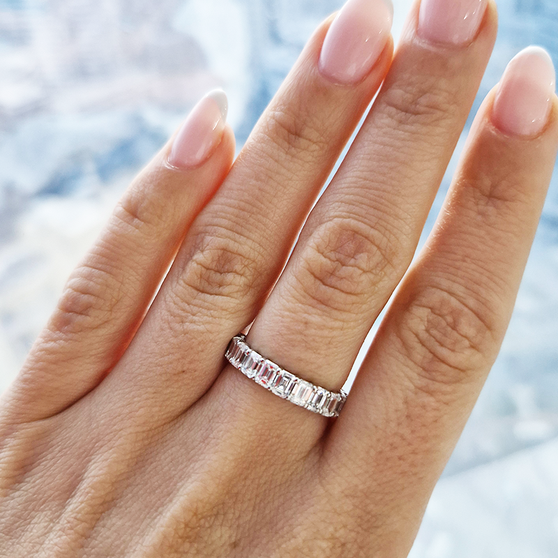 2_emeerald eternity band_wedding band_etika_jewels_engagement ring_diamond ring_labgrown diamonds_diamond jewelry_gold and diamond jewellery_gemstones_damac_bvlgary_