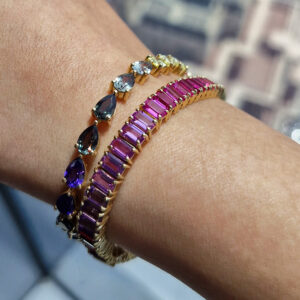 Emerald-Shape-Lab-Sapphire-Tennis-Bracelet_labgrown_ETIKA-Jewels_Dubai_Jewelry