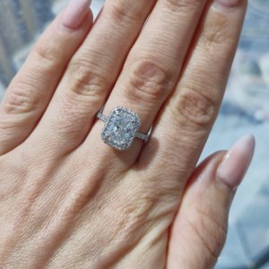 proposal_Nora-Certified-Radiant-Diamond-Ring-with-Flowless-Halo-IGI-Certified_ETIKA-Jewels_engagement-ring_labgrown-diammonds_jeweory_jewellery_Dubai_Abu-Dhabi_Jewelry-Shop