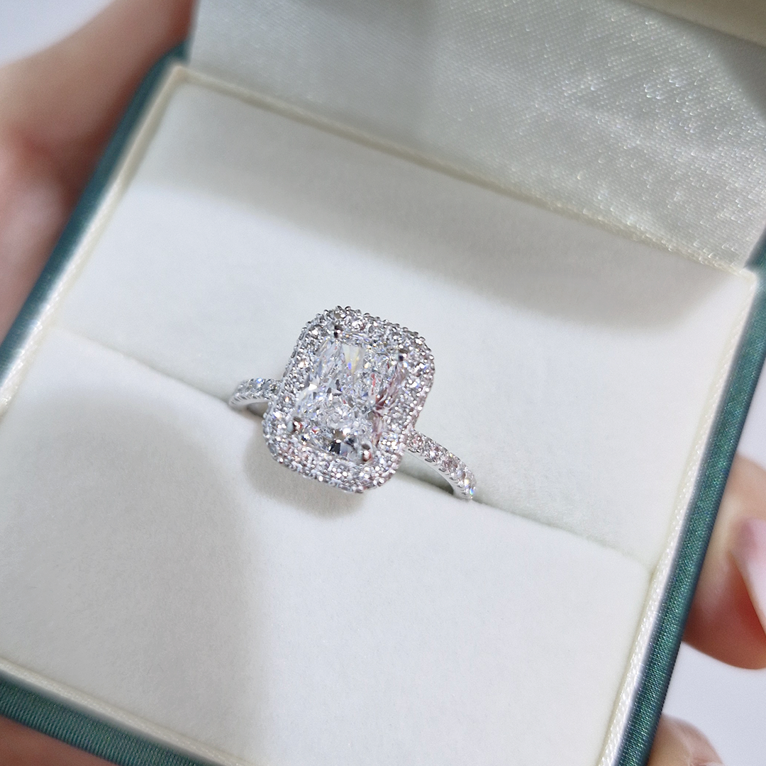 Nora- Certified Radiant Diamond Ring with Flowless Halo-IGI Certified_ETIKA Jewels_engagement ring_labgrown diammonds_jeweory_jewellery_Dubai_Abu Dhabi_Jewelry Shop