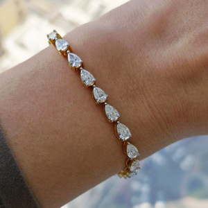 gold_Diamond_Pear_Tennis_Bracelet_labgrown_diamond_Jewellery_ETIKA_Jewels_Dubai_Abu-Dhabi