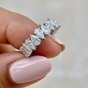 Pear-Diamond-Up-Down-Eternity-Band_weddig-band_labgrown_ETIKA-Jewels_Dubai