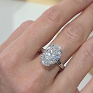 Elena-Certified-Oval-Diamond-Ring-in-Thick-band_gold-and-diamond-jewellery_Dubai_ETIKA-Jewels-2