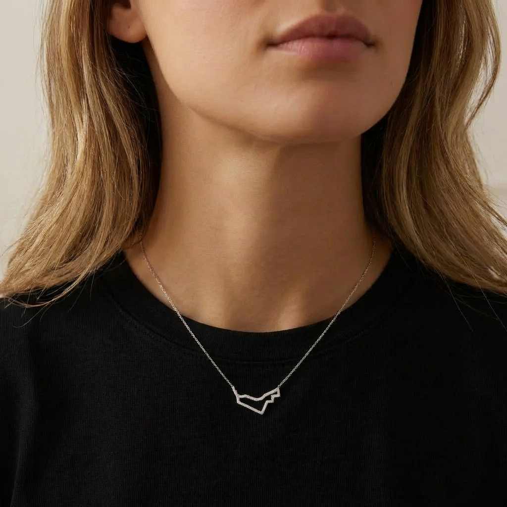 UAE map necklace gold and diamonds (4) UAE map necklace gold and diamonds (4)